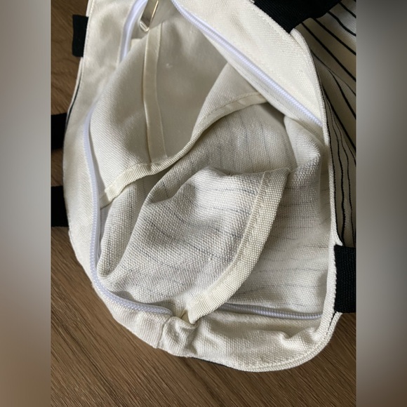 Belly up cat canvas tote bag - Picture 7 of 7